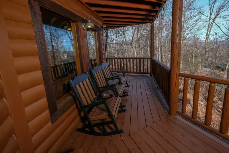 Property image, Exterior, of Smoky Treehouse Lodge  #614