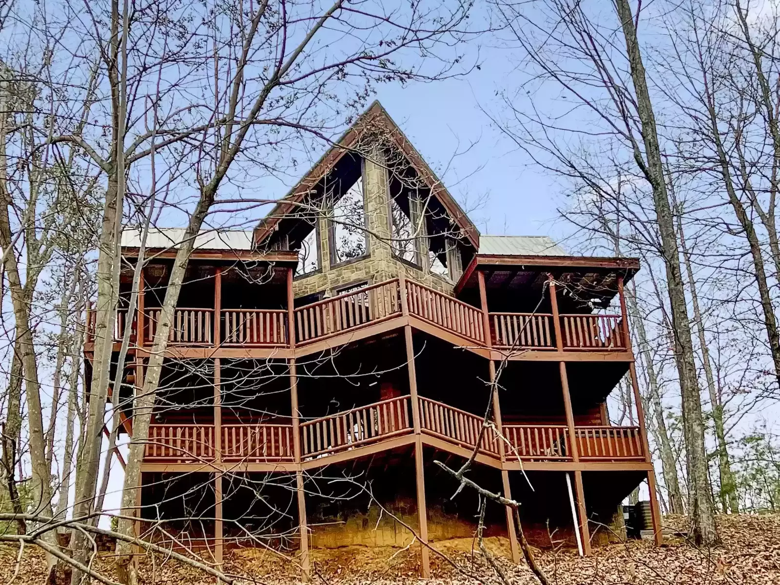 Property image, Exterior, of Smoky Treehouse Lodge  #614