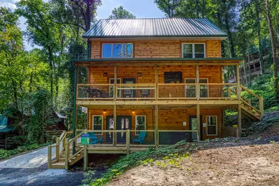 Property image, Exterior, of Gatlinburg Pool Lodge #400