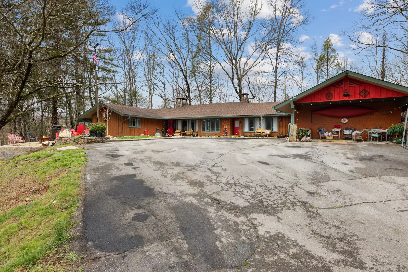 Property image, Exterior, of Buckhorn Lodge #3115