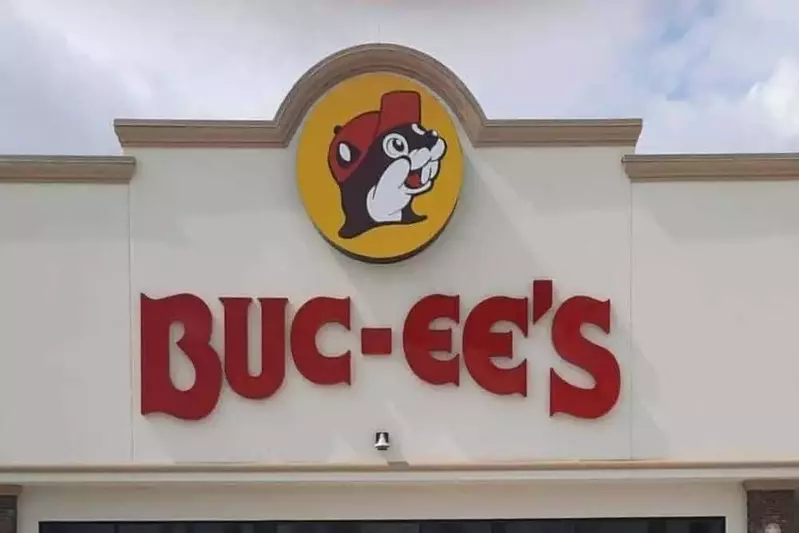 buc-ee's storefront sign