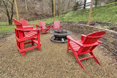 outdoor fire pit at a Gatlinburg cabin 