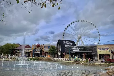 the island fountain and wheel