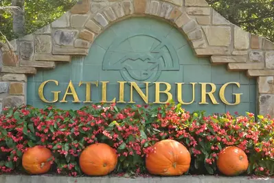 gatlinburg sign