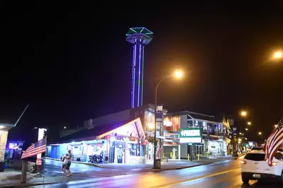 gatlinburg space needle night