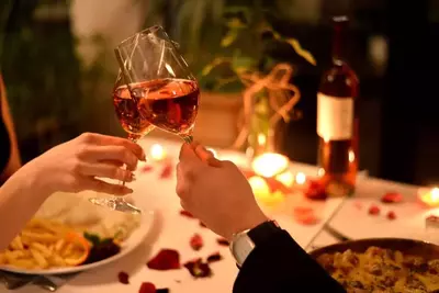 couple enjoying romantic dinner