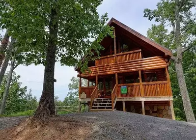 City Bear Outside cabin view Pigeon Forge cabin with arcade games