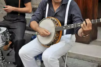 Banjo player