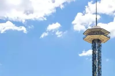 See a Space Needle show after seeing the view from the sky