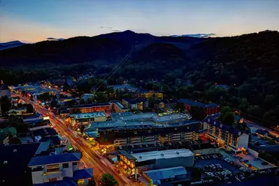 gatlinburg at night