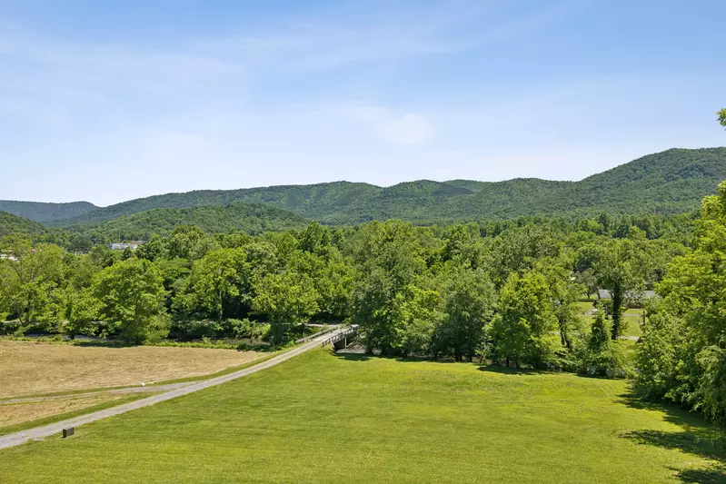 Property image, Exterior, of Mystical Creek Pool Lodge #600