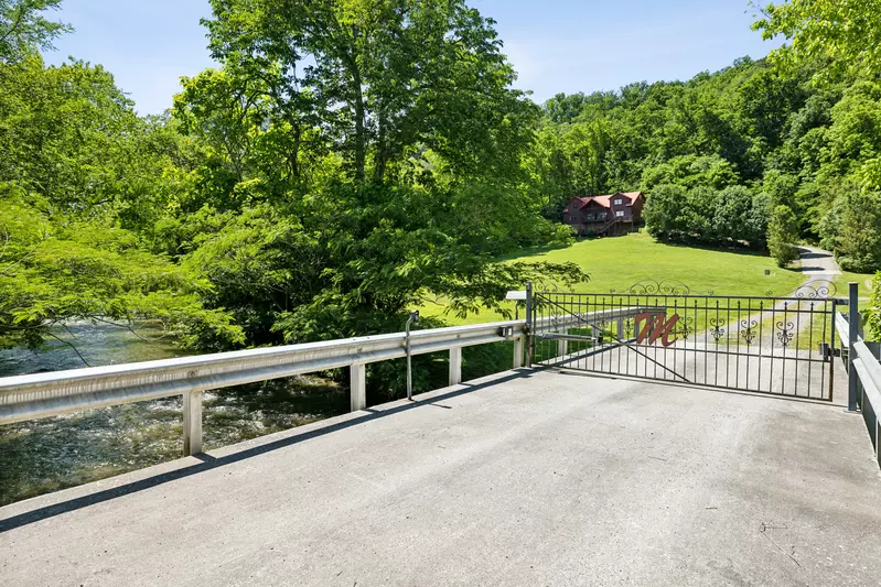 Property image, Exterior, of Mystical Creek Pool Lodge #600