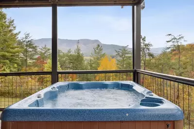 hot tub at cabin in gatlinburg tn