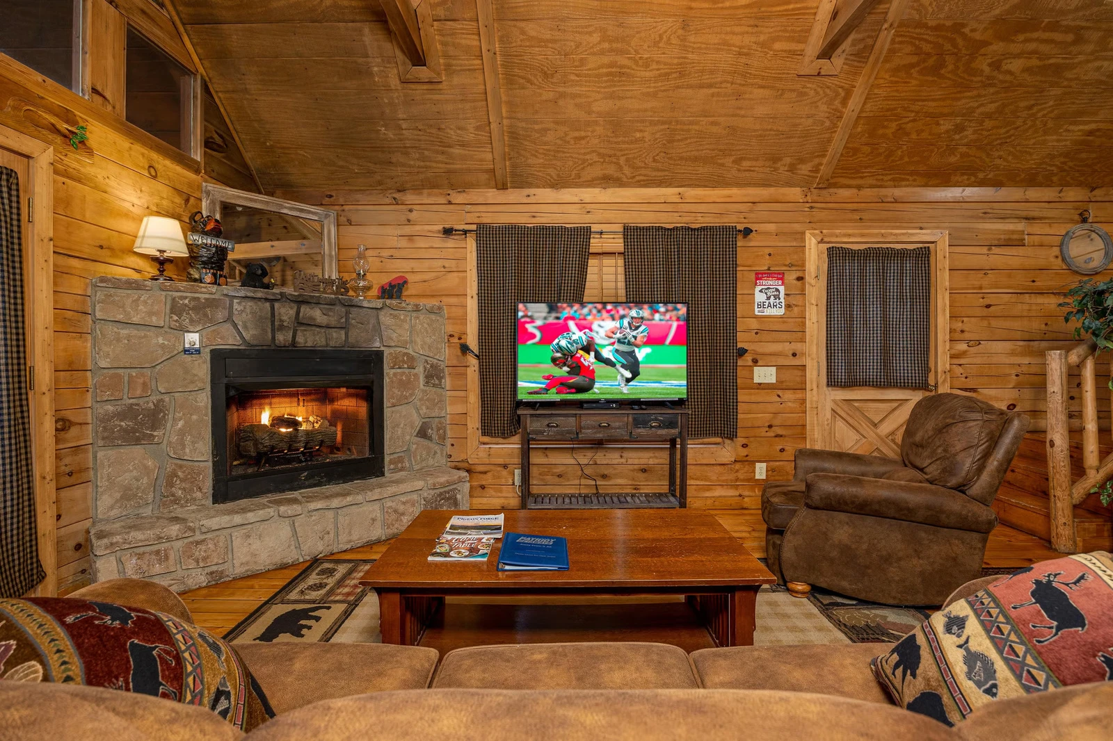 Property image, Exterior, of Lincoln Logs #2912