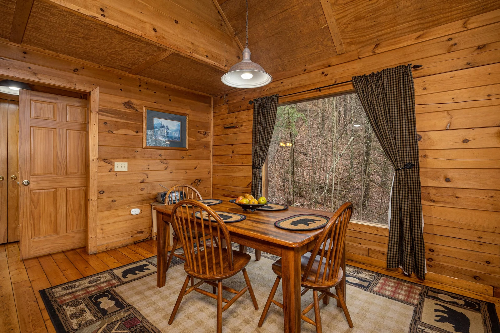 Property image, Exterior, of Lincoln Logs #2912