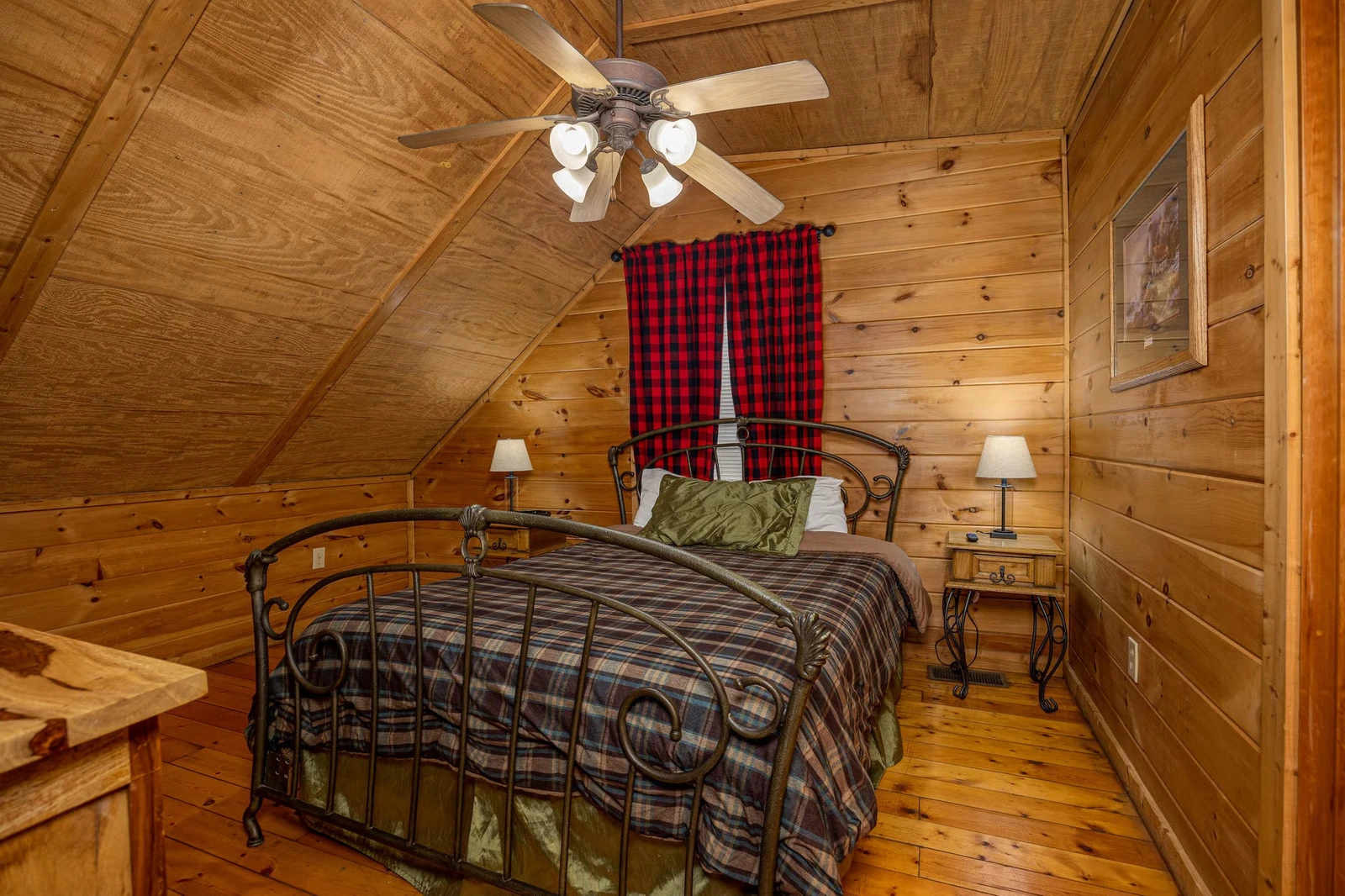 Property image, Exterior, of Lincoln Logs #2912