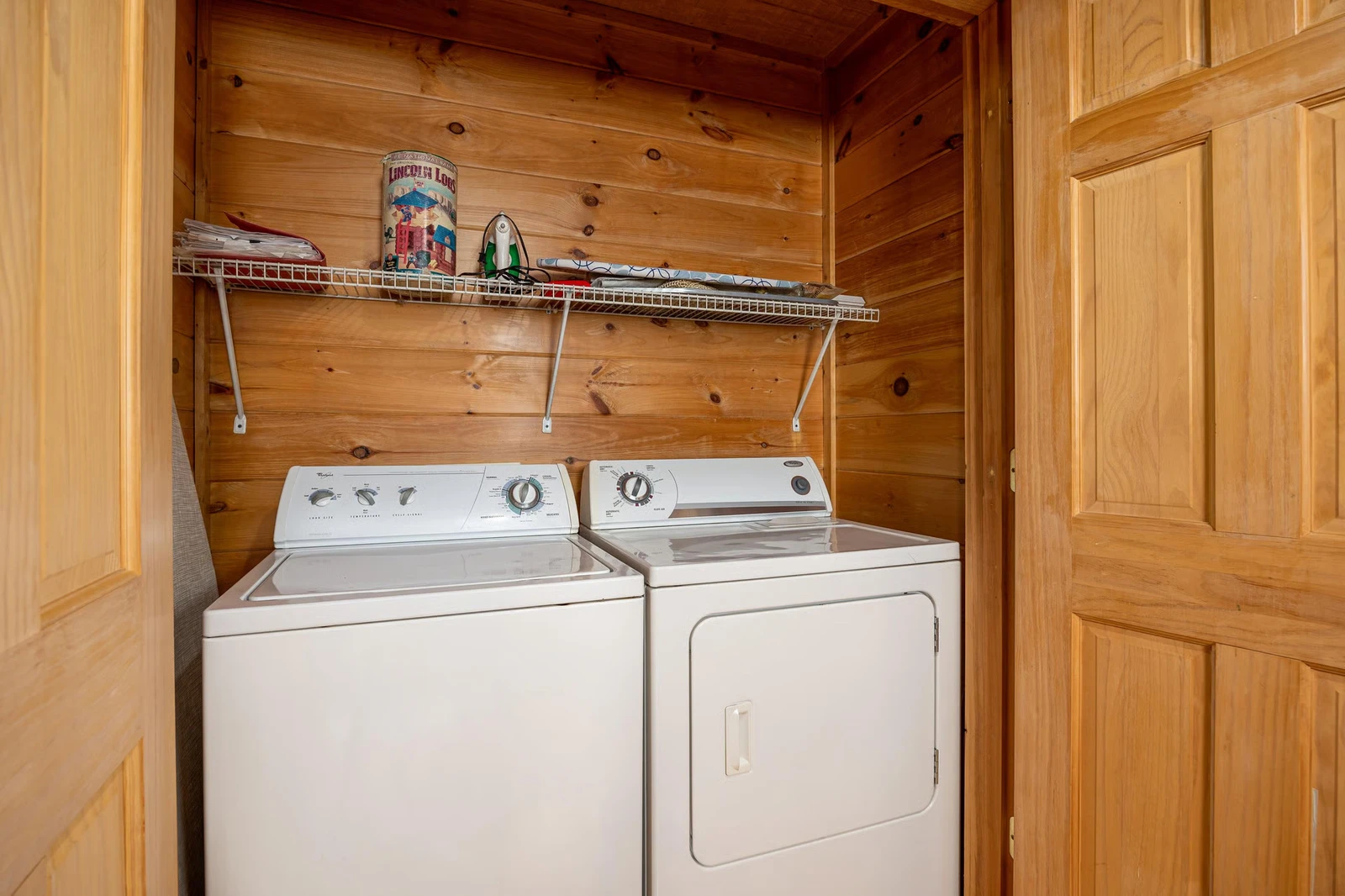 Property image, Exterior, of Lincoln Logs #2912