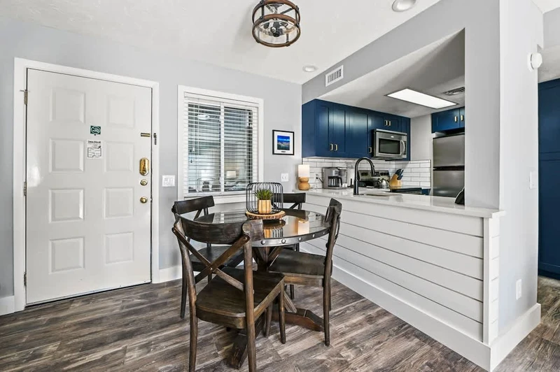 Dining Area w/ Kitchen Layout