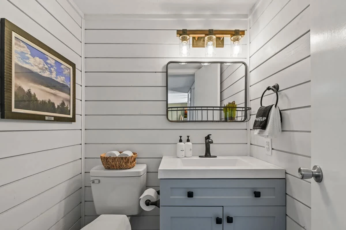 2nd Bathroom w/ Modern Vanity and Fixtures