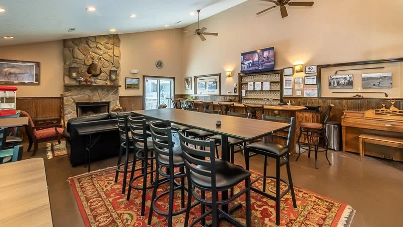 Deer Ridge offers a private lounge and grill, making a quick meal a breeze!