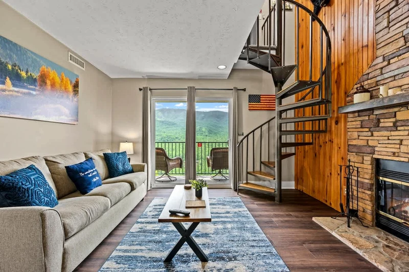 Smoky Hollow Getaway