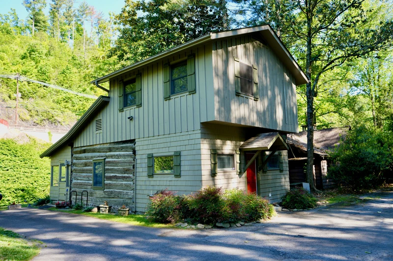 Property image, Exterior, of Granny's River Retreat #458